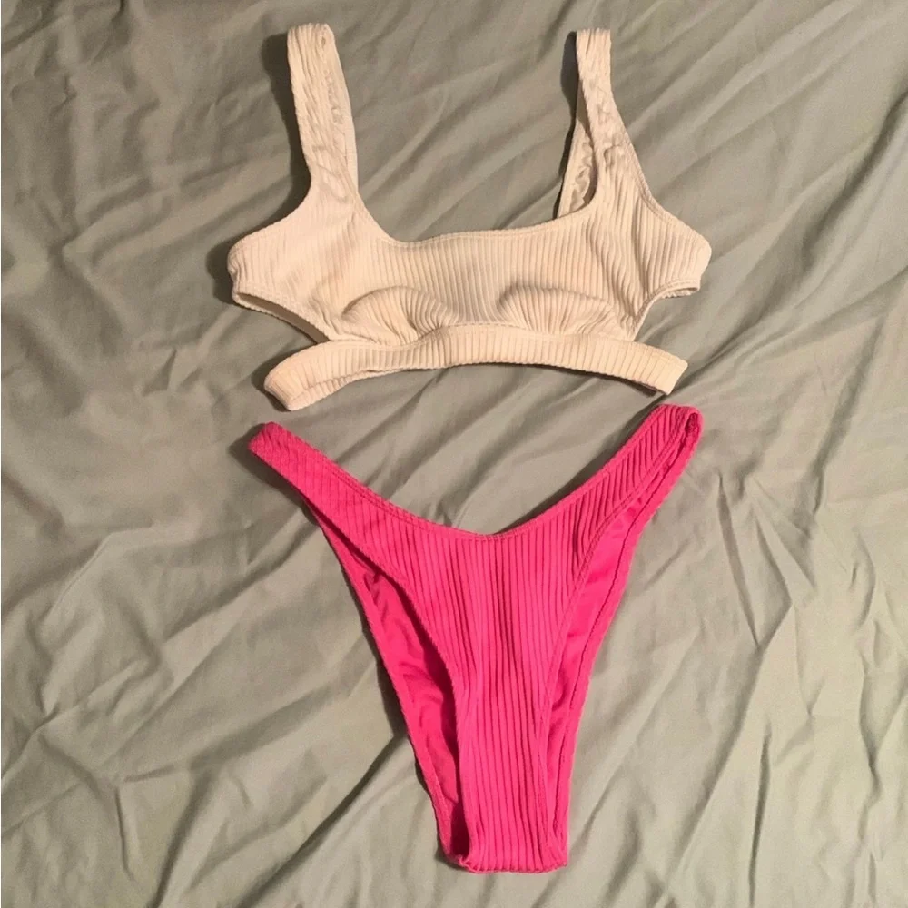 Medium- Forever 21 Bikini - Picture 1 of 2